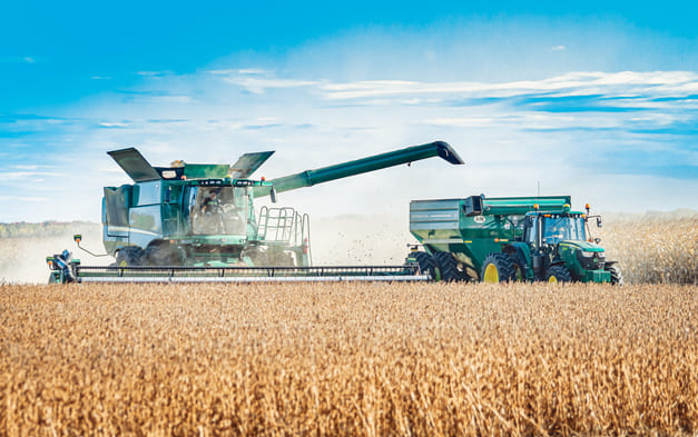 A Importância dos Tratores e Colheitadeiras na Agricultura