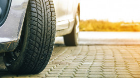 Colocar pneus maiores aumenta o desempenho do carro?