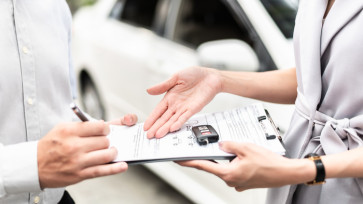 O que levar em conta na hora de contratar um seguro de carros ou motos?