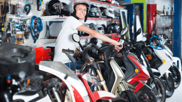 Como a venda de pneus de moto impacta no PIB anual?